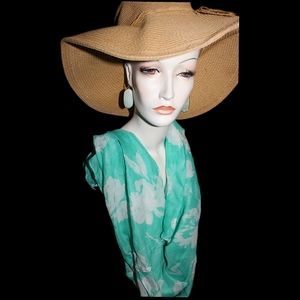 Vintage Style Hat, Earrings, & Beautiful Illuminating Scarf/Wrap☆SCARF GLOWS
